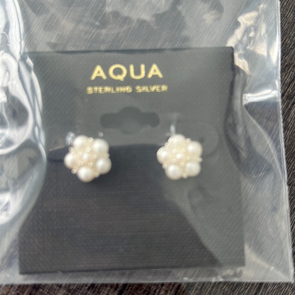 Aqua Pearl cluster earrings. Brand new in bag $116 - Picture 2 of 4